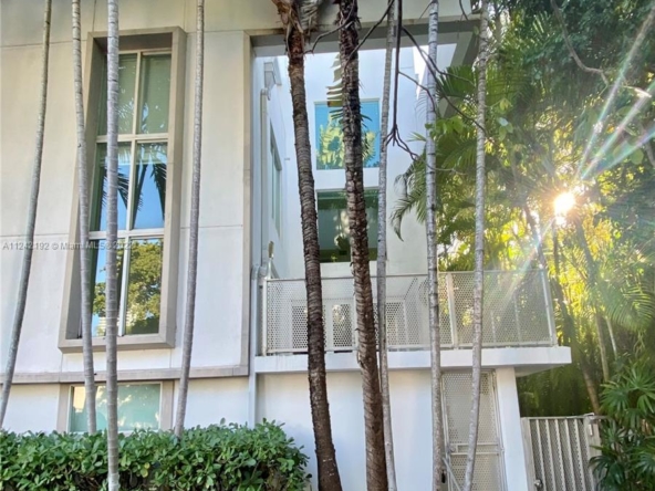 A Vendre_A louer. Annonces immobilieres Miami - Property Residential - A11242192 - A Vendre : 828 3rd St #208, Miami Beach FL 33139