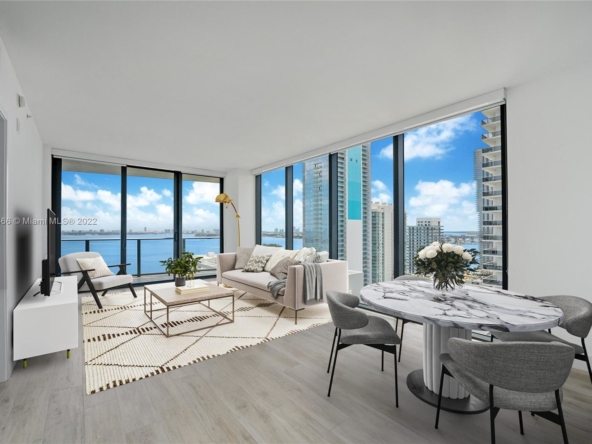A Vendre_A louer. Annonces immobilieres Miami - Property Residential - A11243466 - A Vendre : 460 NE 28th St #2408, Miami FL 33137