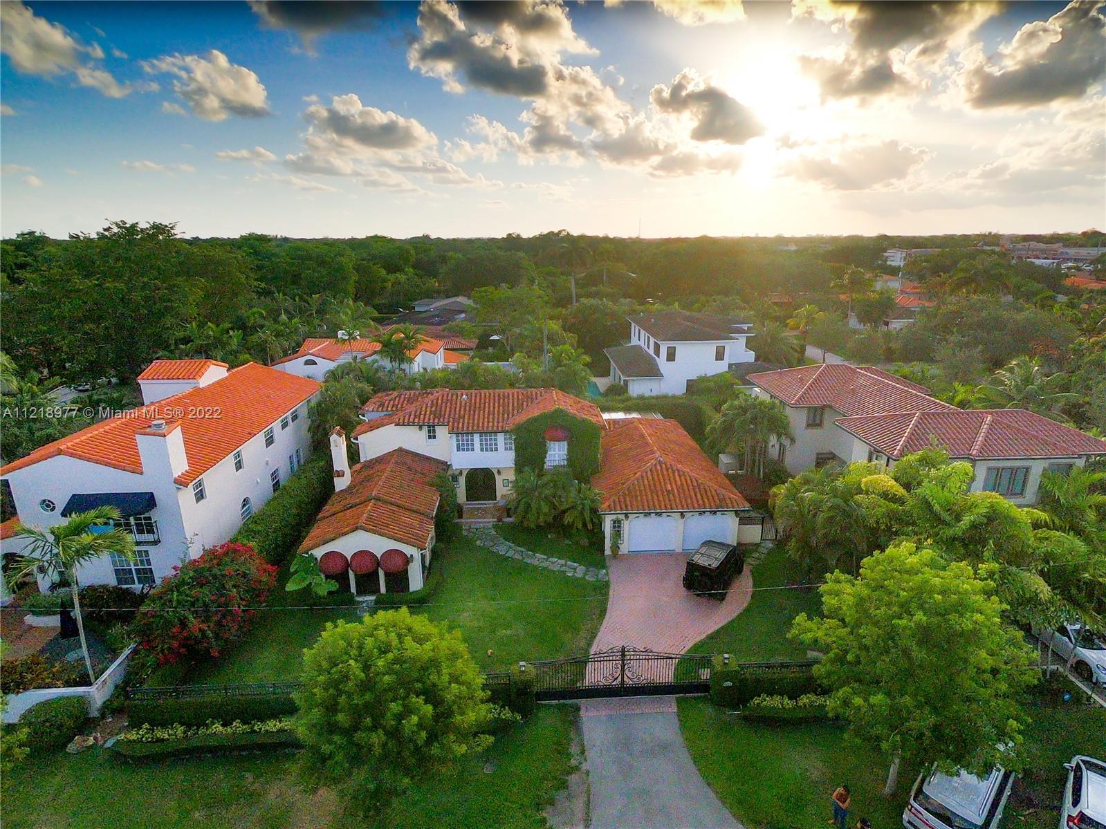 A Vendre_A louer. Annonces immobilieres Miami - Property Residential - A11218977 - A Louer : 4206 Alhambra Cir #4206, Coral Gables FL 33146