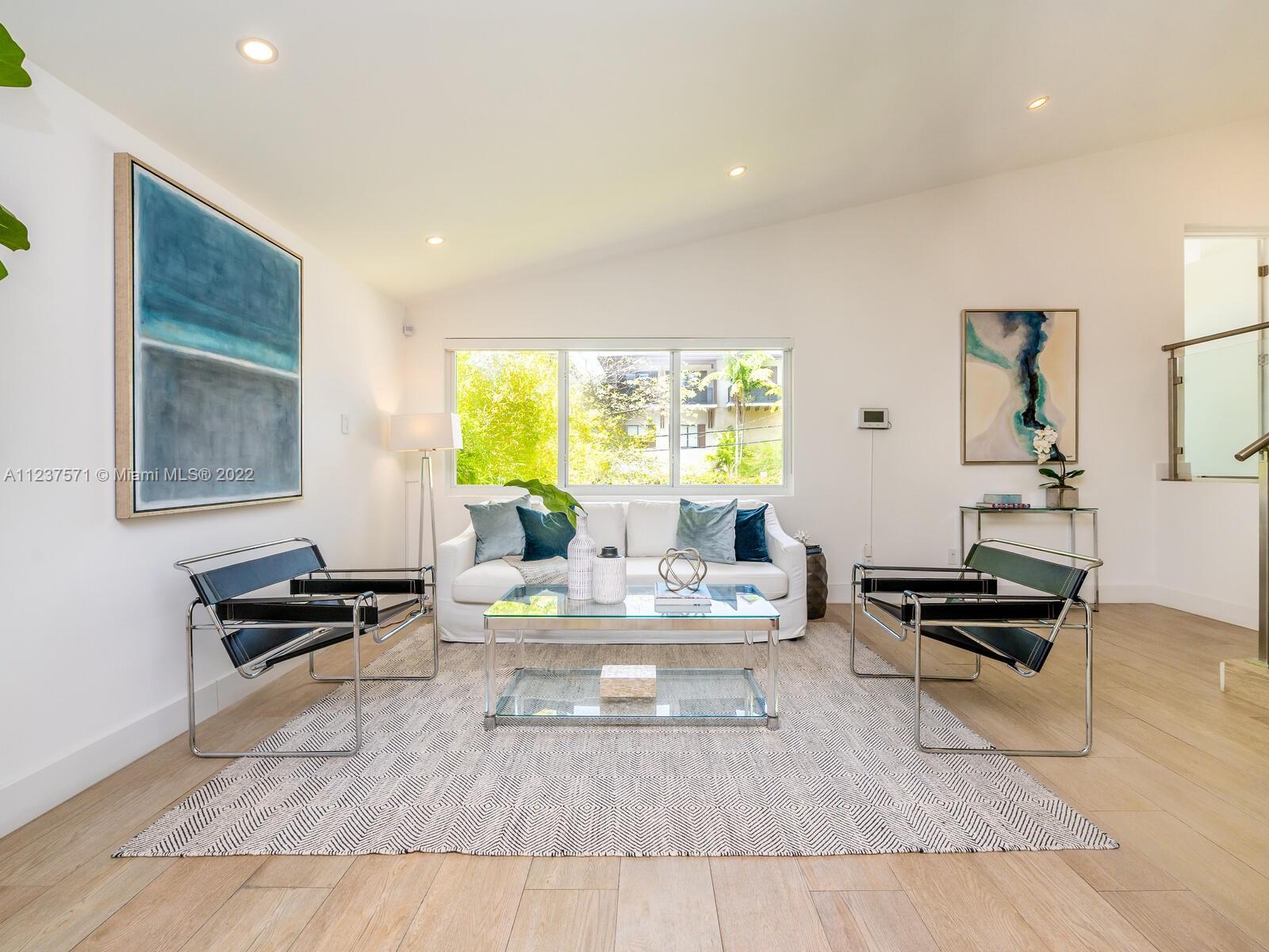 A Vendre_A louer. Annonces immobilieres Miami - Property Residential - A11237571 - A Vendre : 3545 W Glencoe St, Miami FL 33133