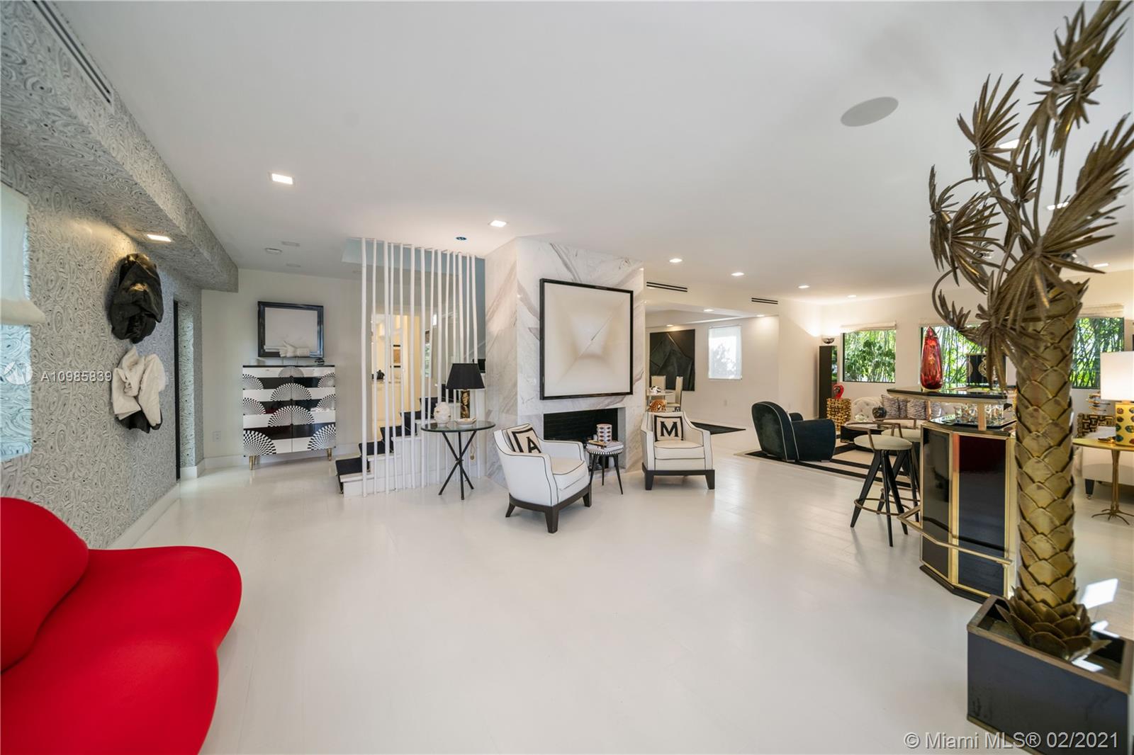 A Vendre_A louer. Annonces immobilieres Miami - Property Residential - A10985839 - 2345 N Bay Rd, Miami Beach FL 33140