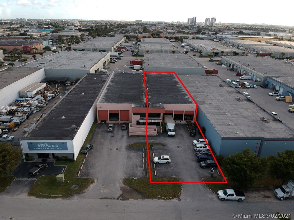 A Vendre_A louer. Annonces immobilieres Miami - Property Residential - A11002500 - 8242 NW 70th St, Miami FL 33166