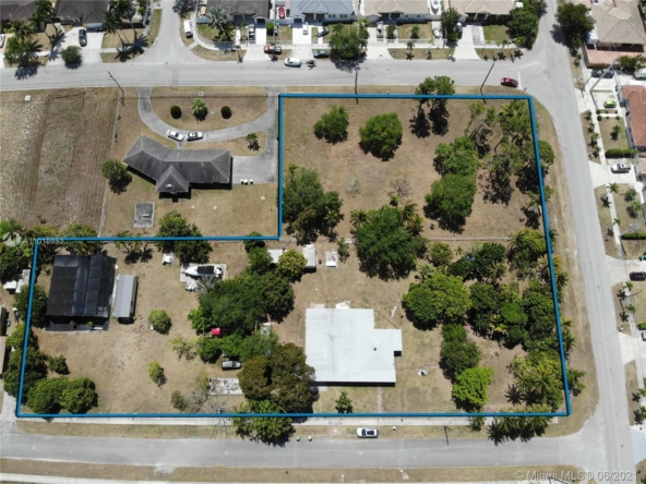 A Vendre_A louer. Annonces immobilieres Miami - Property Residential - A11019853 - 12380 SW 219th St, Goulds FL 33170