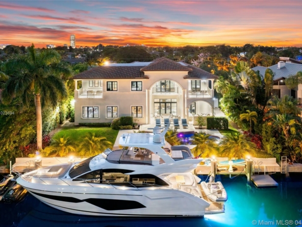 A Vendre_A louer. Annonces immobilieres Miami - Property Residential - A11023594 - 631 Hibiscus Dr, Hallandale Beach FL 33009