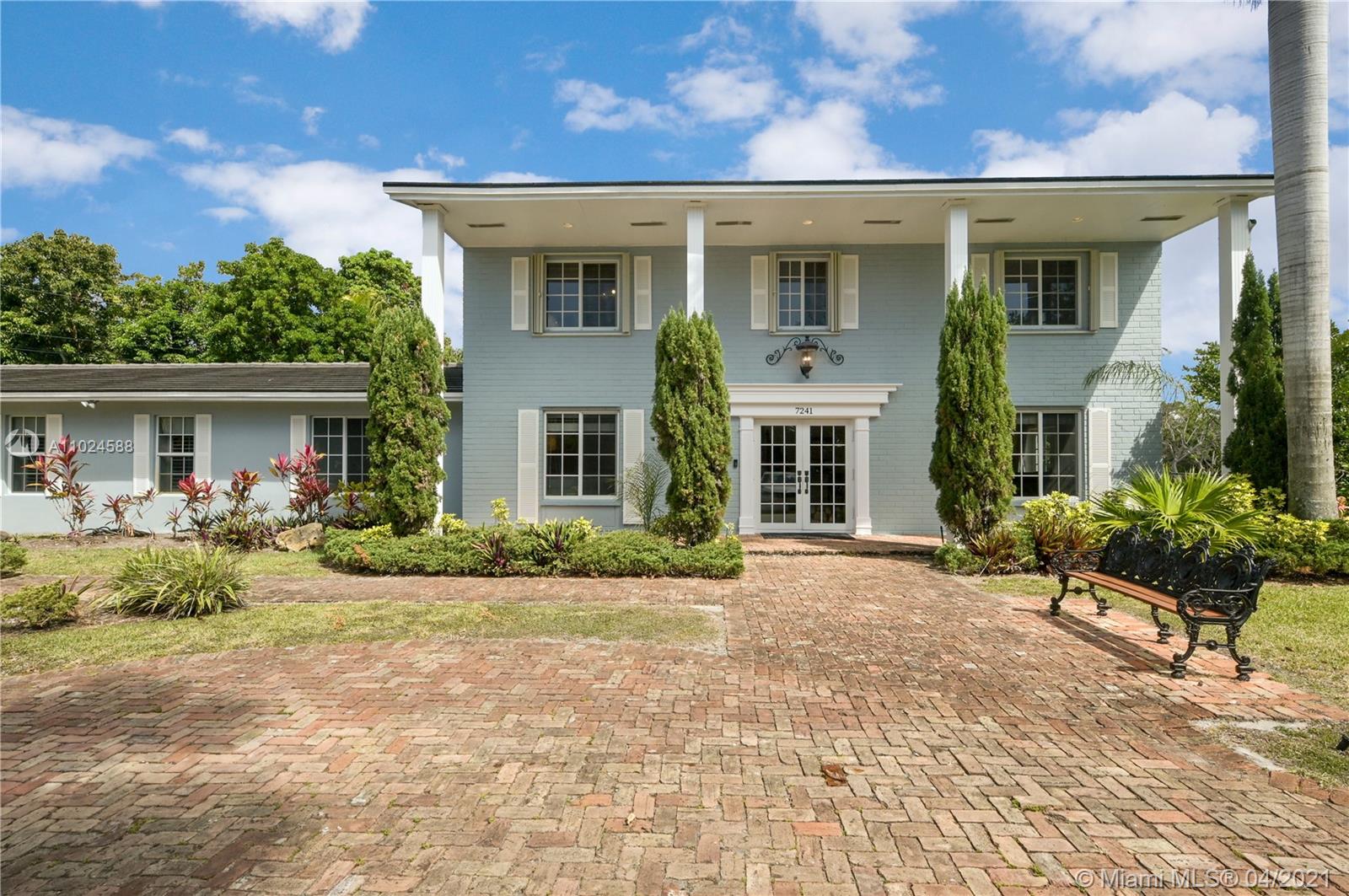 A Vendre_A louer. Annonces immobilieres Miami - Property Residential - A11024588 - 7241 SW 118th St, Pinecrest FL 33156