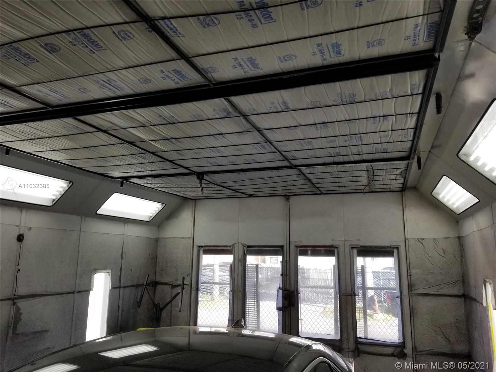 A Vendre_A louer. Annonces immobilieres Miami - Property Residential - A11032385 - 1300 S 56th Ave, Hollywood FL 33023