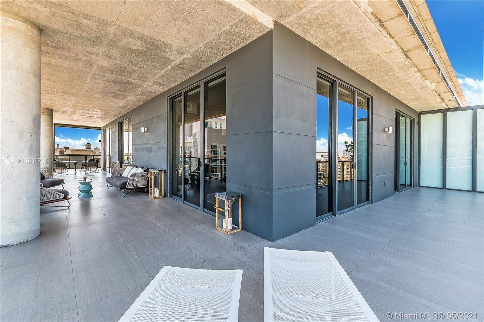 A Vendre_A louer. Annonces immobilieres Miami - Property Residential - A11046745 - 201 SW 17th Rd #904, Miami FL 33129