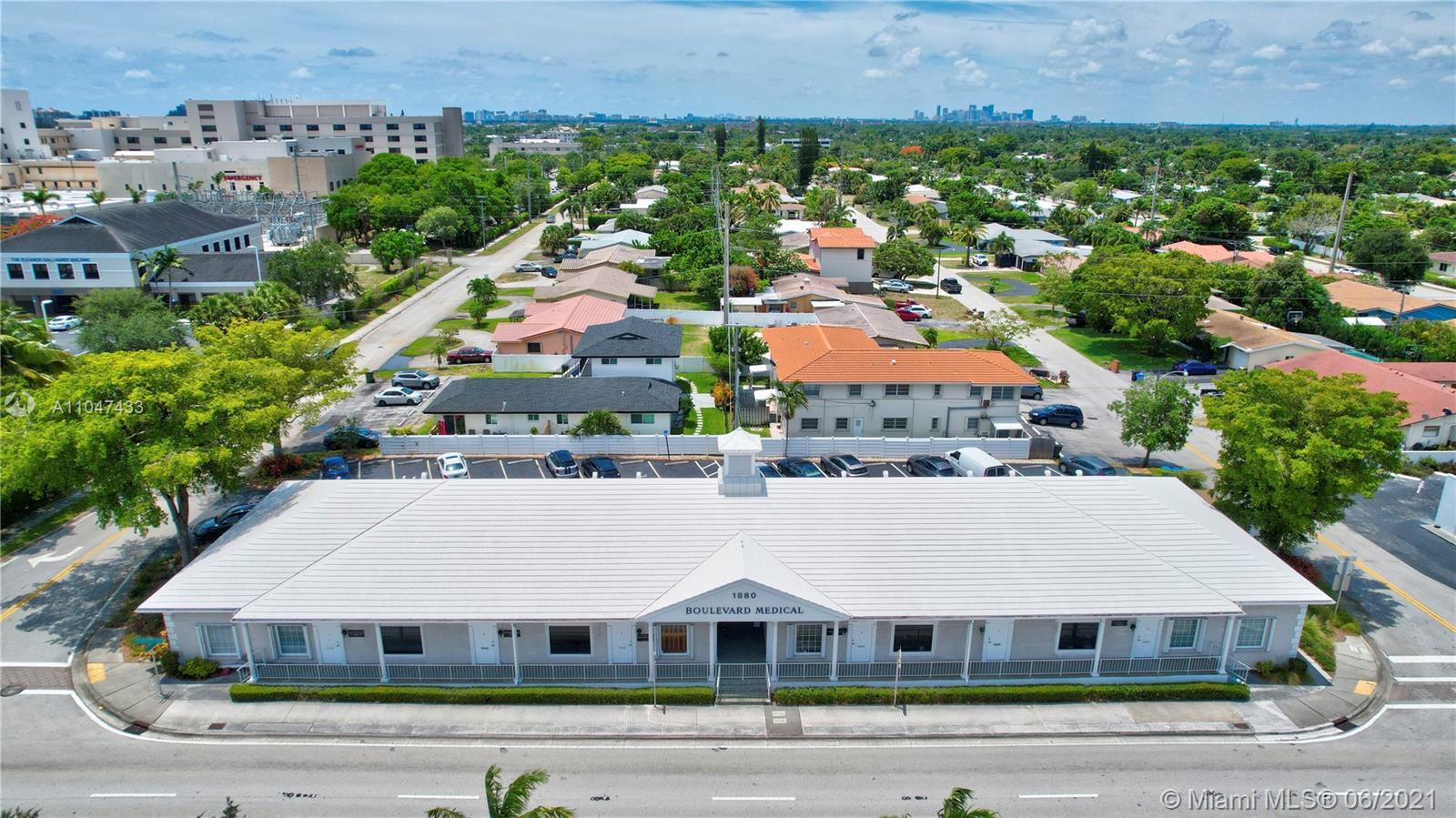 A Vendre_A louer. Annonces immobilieres Miami - Property Residential - A11047433 - 1880 E Commercial Blvd, Fort Lauderdale FL 33308