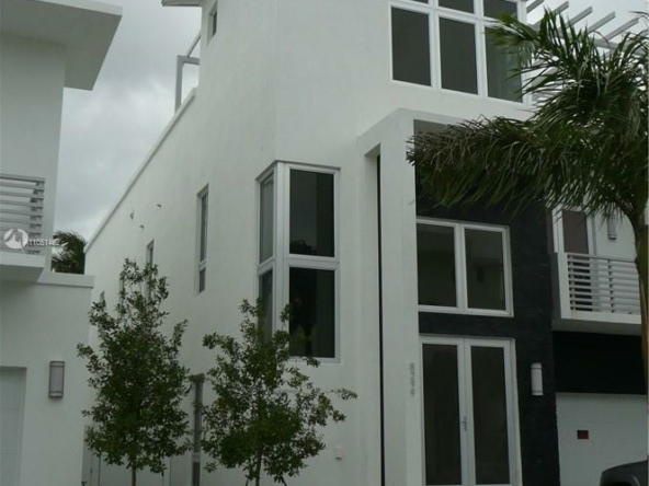 A Vendre_A louer. Annonces immobilieres Miami - Property Residential - A11051462 - 3467 NW 82nd Ct, Doral FL 33122