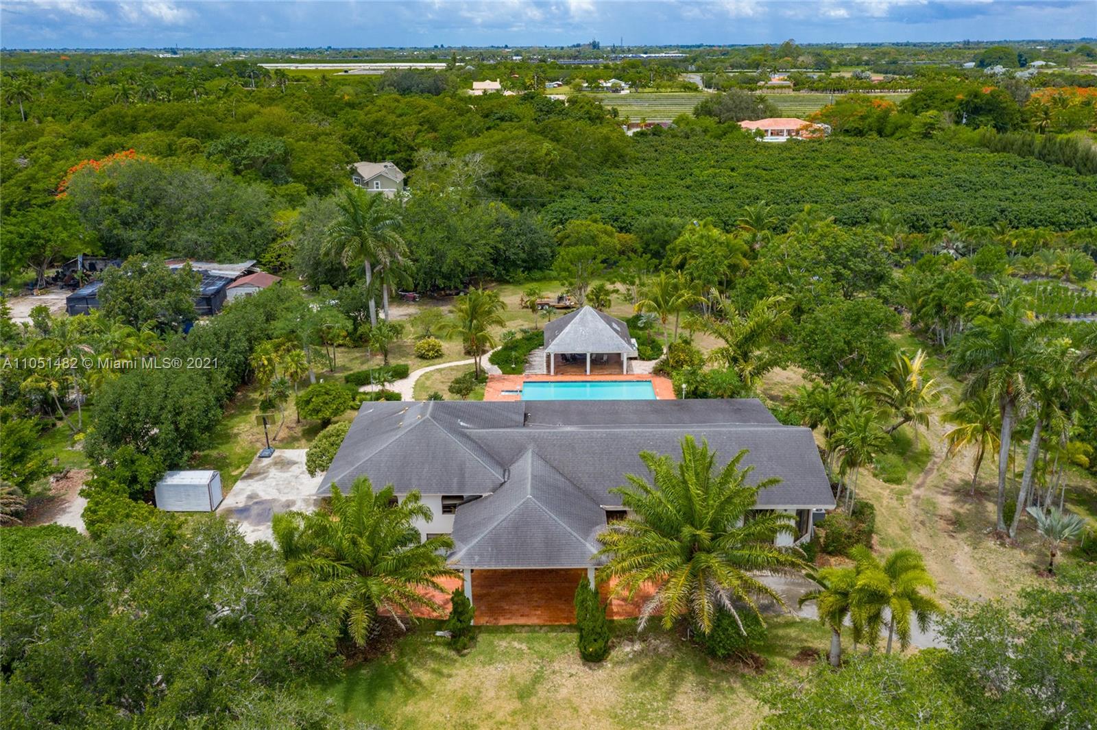 A Vendre_A louer. Annonces immobilieres Miami - Property Residential - A11051482 - 14875 SW 212th St, Miami FL 33187