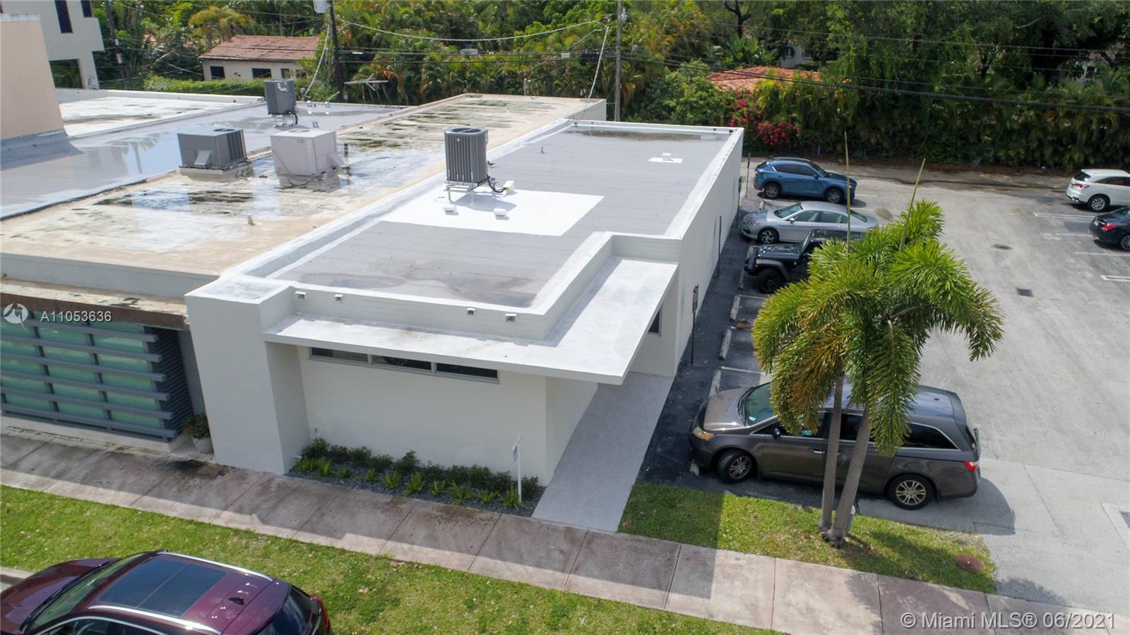 A Vendre_A louer. Annonces immobilieres Miami - Property Residential - A11053636 - 4615 Ponce De Leon Blvd, Coral Gables FL 33146