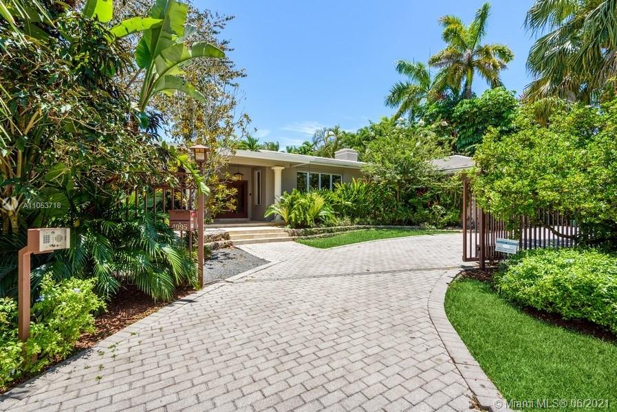 A Vendre_A louer. Annonces immobilieres Miami - Property Residential - A11053718 - 4095 El Prado Blvd, Coconut Grove FL 33133