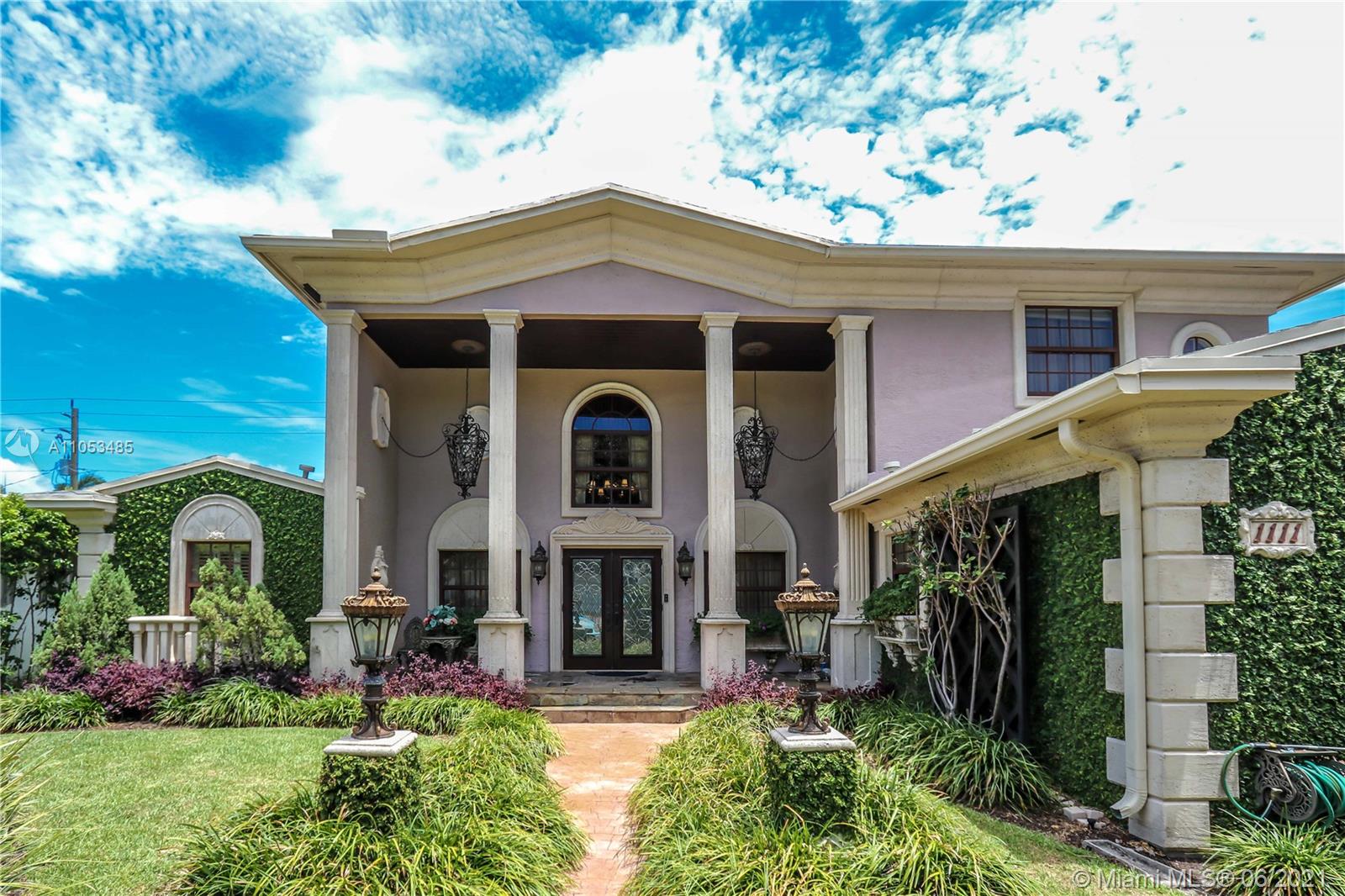 A Vendre_A louer. Annonces immobilieres Miami - Property Residential - A11053485 - 1111 Washington St, Hollywood FL 33019