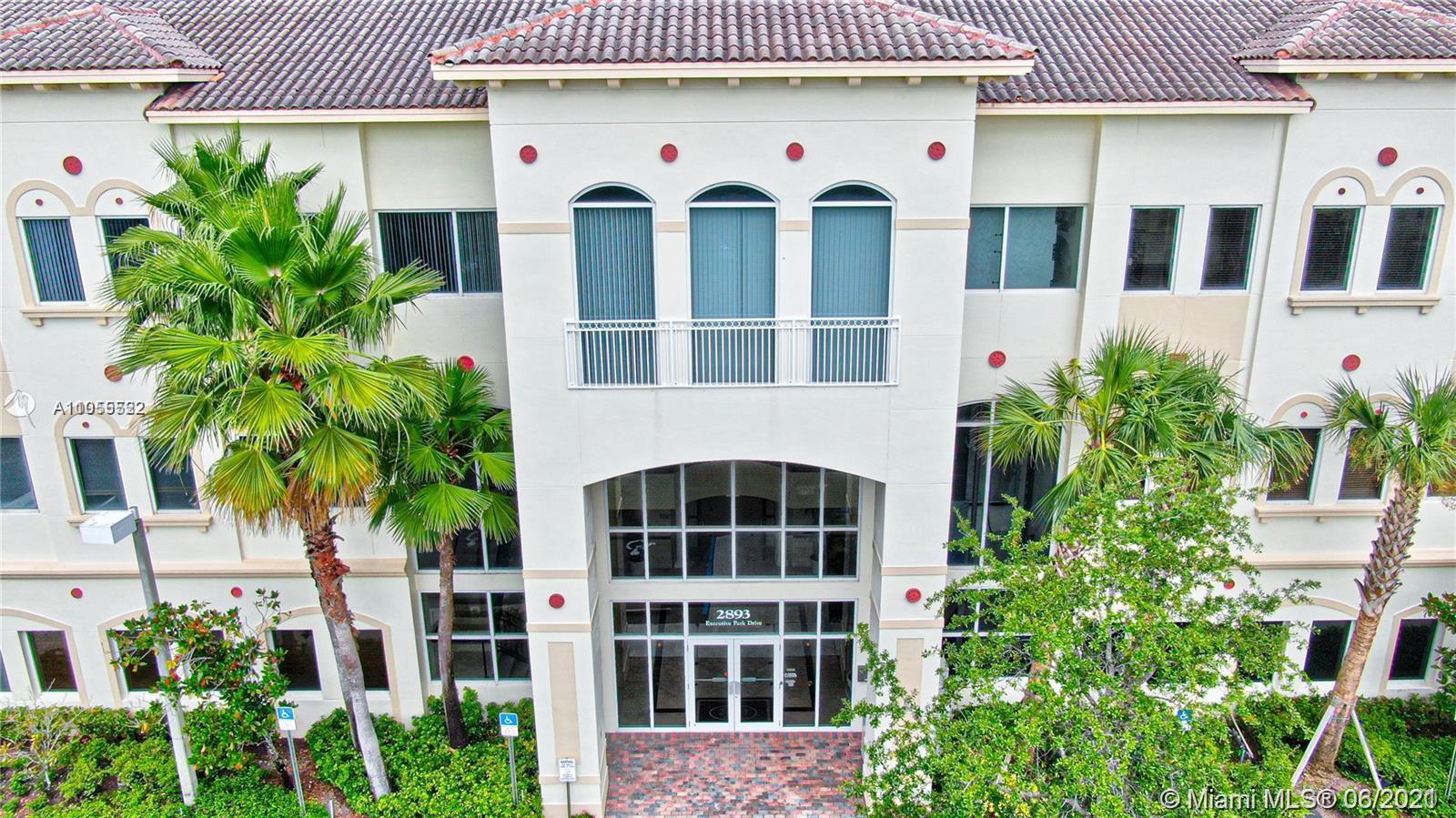 A Vendre_A louer. Annonces immobilieres Miami - Property Residential - A11055522 - 2893 Executive Park Dr #204, Weston FL 33331