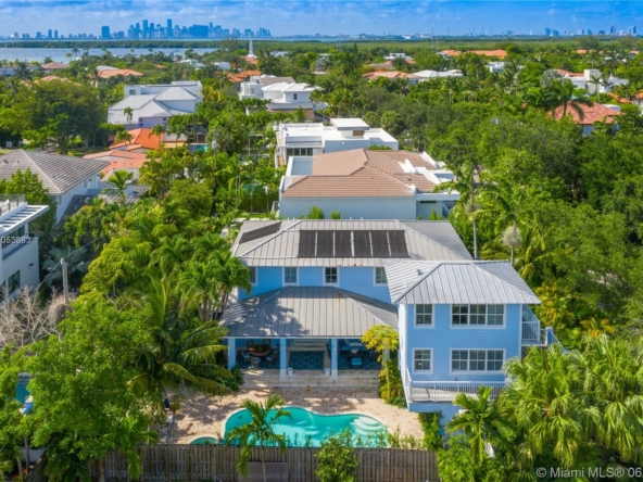 A Vendre_A louer. Annonces immobilieres Miami - Property Residential - A11053883 - 280 Woodcrest Road, Key Biscayne FL 33149