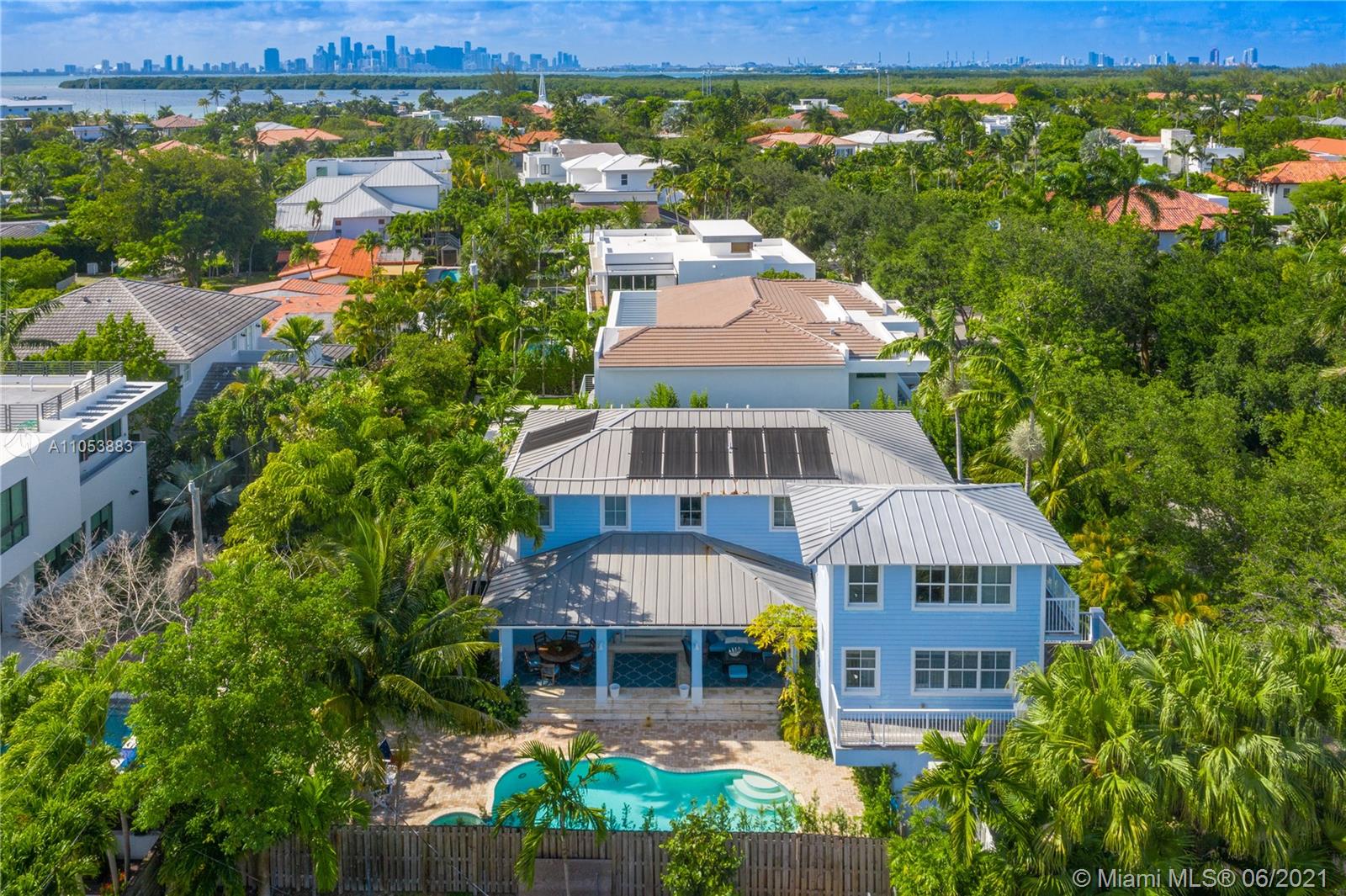 A Vendre_A louer. Annonces immobilieres Miami - Property Residential - A11053883 - 280 Woodcrest Road, Key Biscayne FL 33149