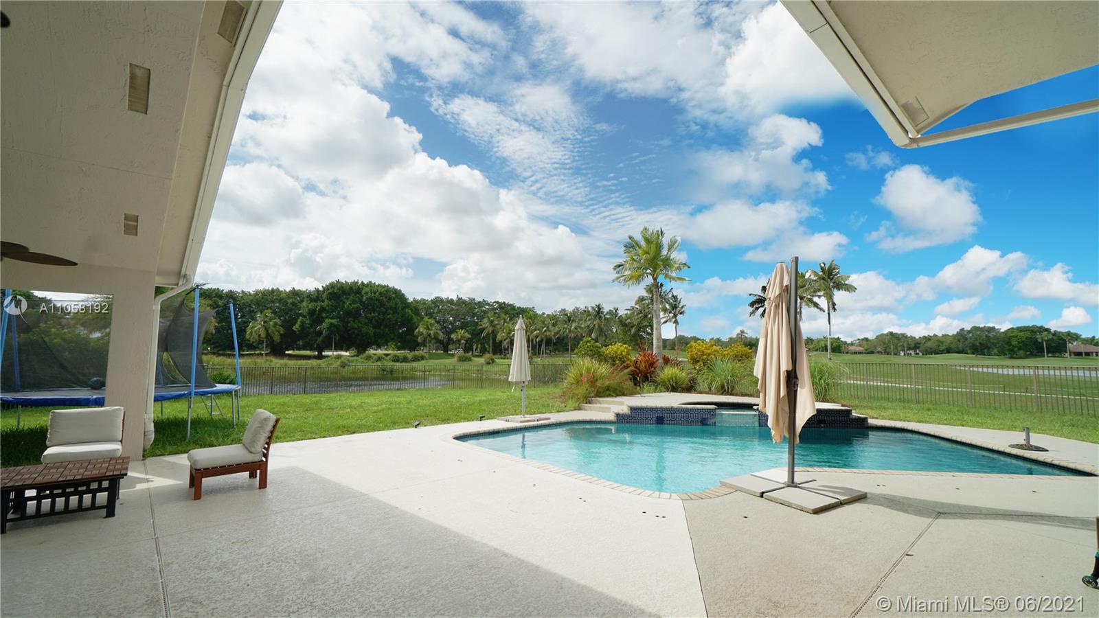 A Vendre_A louer. Annonces immobilieres Miami - Property Residential - A11058192 - 2551 Eagle Run Dr, Weston FL 33327