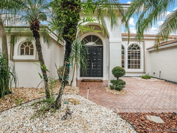 A Vendre_A louer. Annonces immobilieres Miami - Property Residential - A11060453 - 273 Landings Blvd, Weston FL 33327