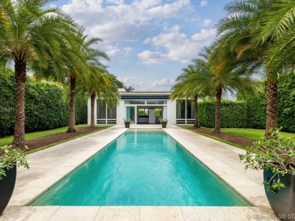 A Vendre_A louer. Annonces immobilieres Miami - Property Residential - A11059911 - 910 N Venetian Dr, Miami FL 33139