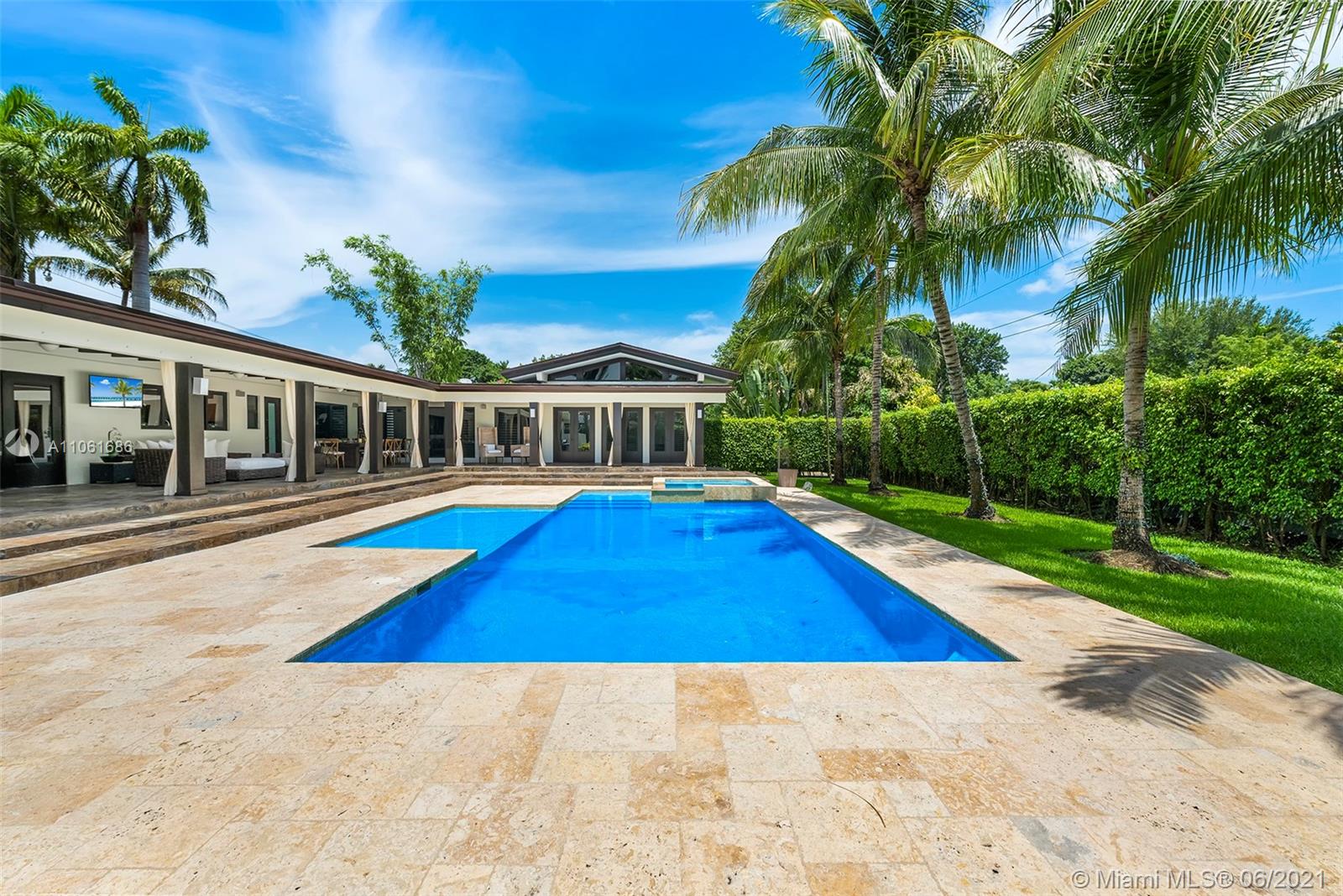 A Vendre_A louer. Annonces immobilieres Miami - Property Residential - A11061686 - 7550 SW 60th St, Miami FL 33143