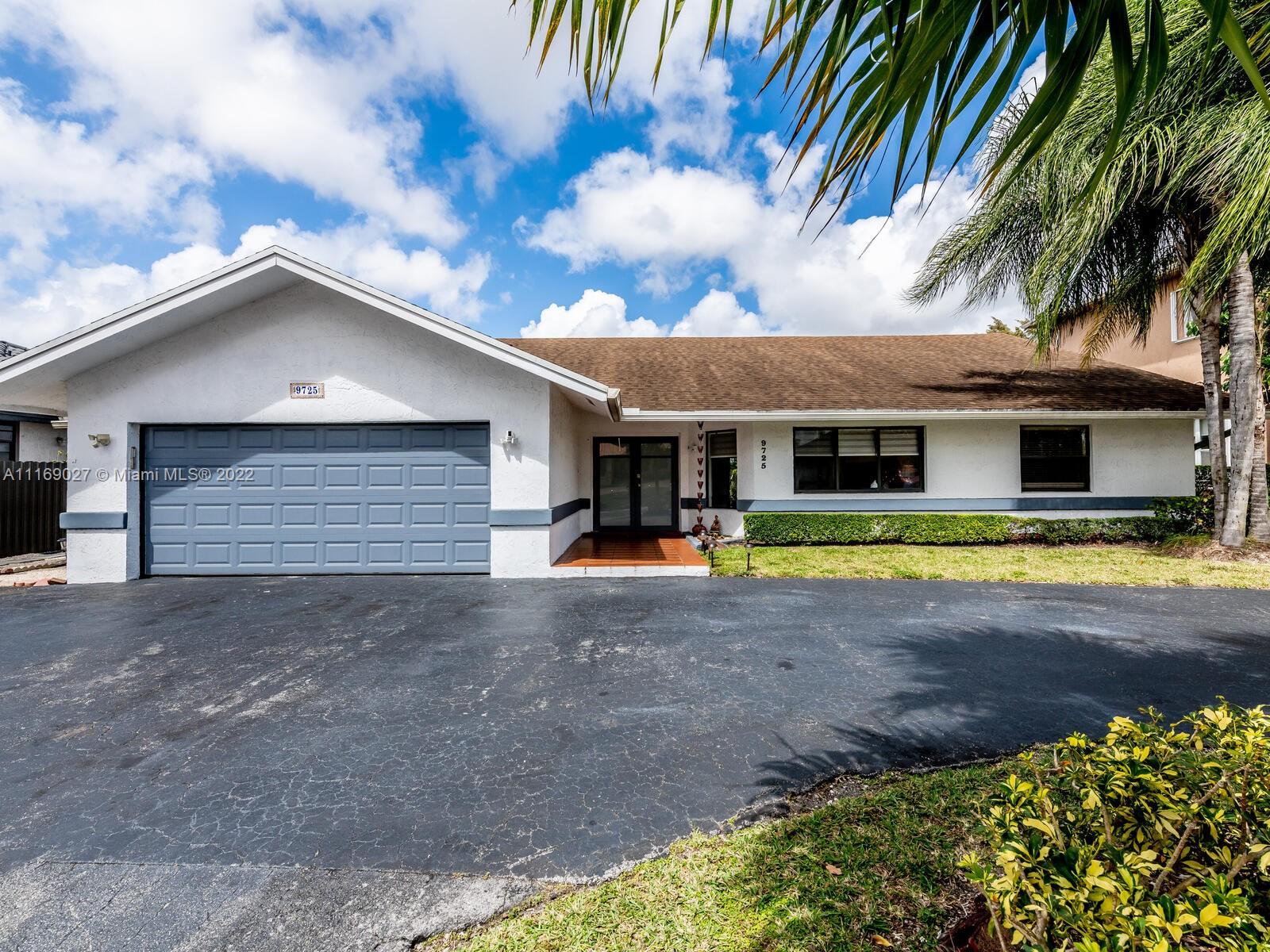 A Vendre_A louer. Annonces immobilieres Miami - Property Residential - A11169027 - A Vendre : 9725 NW 27th Ter, Doral FL 33172