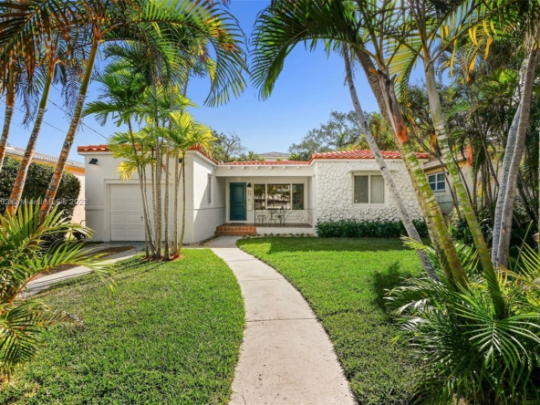 A Vendre_A louer. Annonces immobilieres Miami - Property Residential - A11178162 - A Vendre : 9273 Byron Ave, Surfside FL 33154