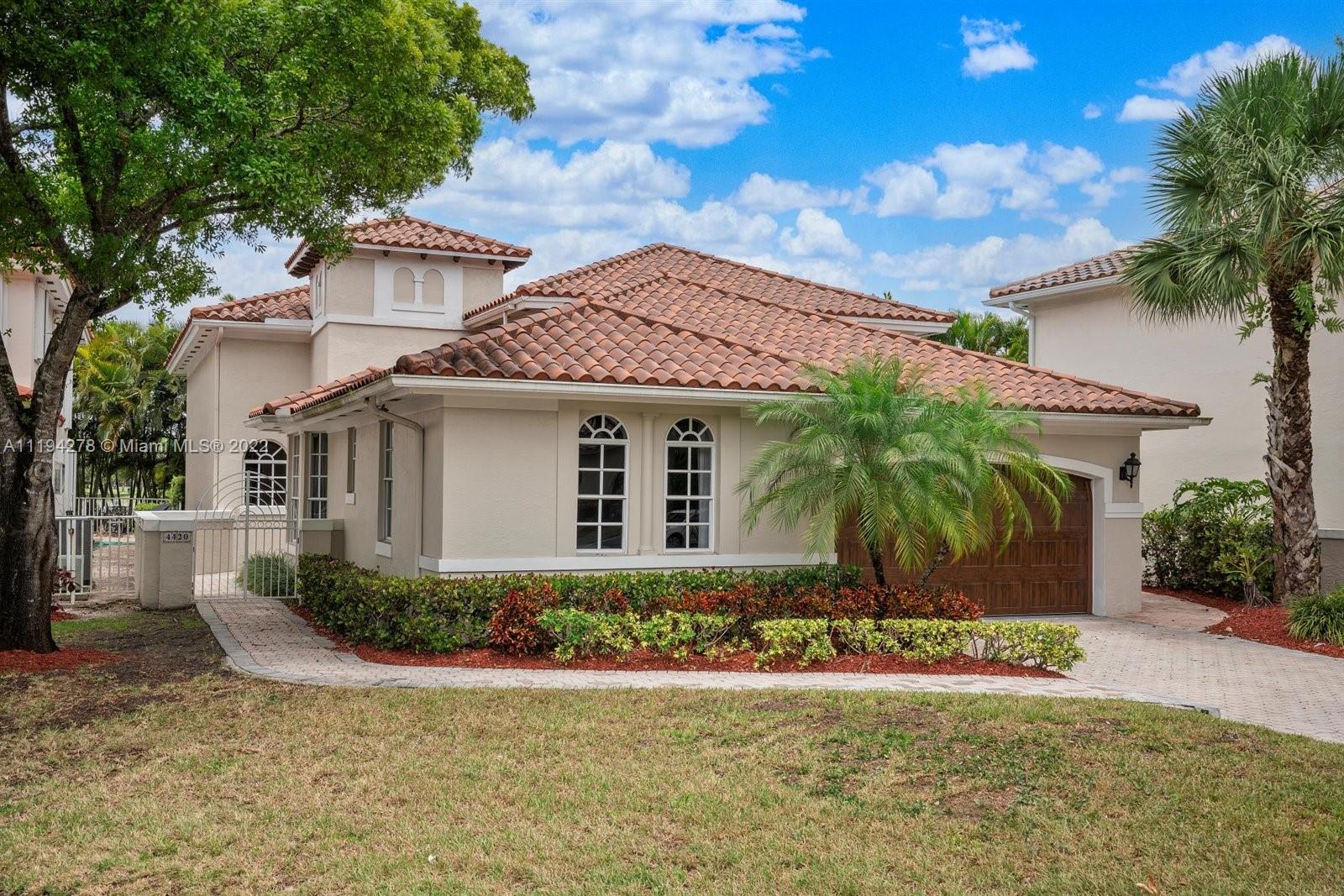 A Vendre_A louer. Annonces immobilieres Miami - Property Residential - A11194278 - A Vendre : 4420 NW 93rd Doral Ct, Doral FL 33178