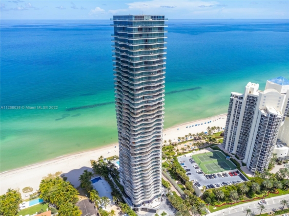 A Vendre_A louer. Annonces immobilieres Miami - Property Residential - A11268038 - A Vendre : 19575 Collins Ave #28, Sunny Isles Beach FL 33160