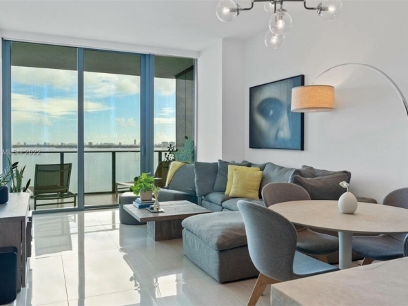 A Vendre_A louer. Annonces immobilieres Miami - Property Residential - A11307725 - A Vendre : 480 NE 31st St #1703, Miami FL 33137