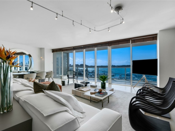 A Vendre_A louer. Annonces immobilieres Miami - Property Residential - A11318245 - A Vendre : 450 Alton Rd #801, Miami Beach FL 33139