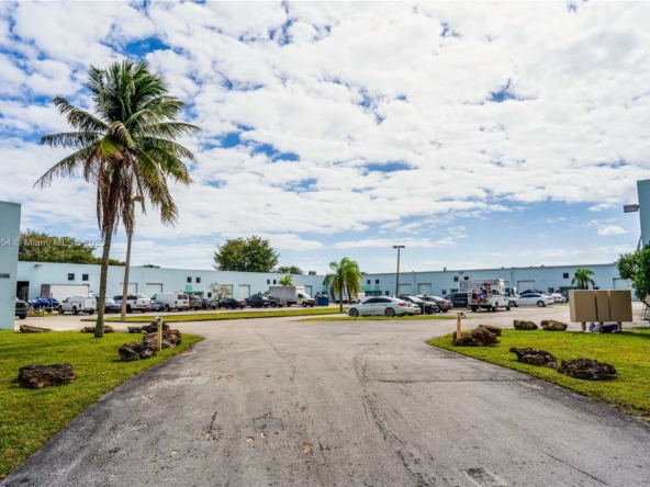 A Vendre_A louer. Annonces immobilieres Miami - Property Residential - A11346854 - A Vendre : 14000 SW 140th St, Miami FL 33186