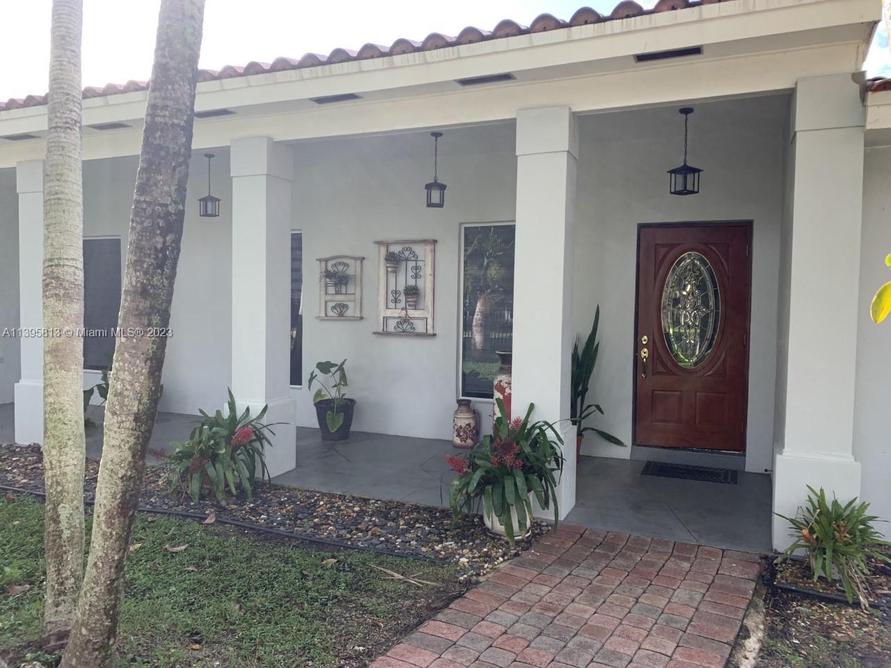 A Vendre_A louer. Annonces immobilieres Miami - Property Residential - A11395813 - A Louer : 8300 SW 152nd St, Palmetto Bay FL 33157