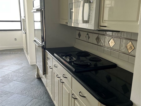 A Vendre_A louer. Annonces immobilieres Miami - Property Residential - A11451580 - A Louer : 2 Grove Isle Dr #B1602, Miami FL 33133