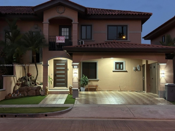 A Vendre_A louer. Annonces immobilieres Miami - Propriété Résidentielle - A11649459 - A Vendre : 56-D Versalles I - Panama City, PA Panama