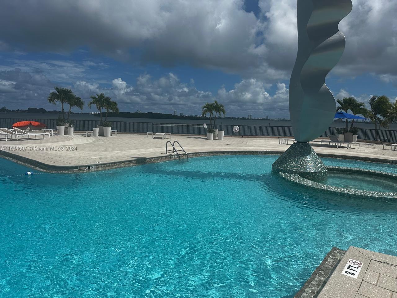 A Vendre_A louer. Annonces immobilieres Miami - Property Residential - A11664507 - A Vendre : 1800 NE 114th St #401, Miami FL 33181