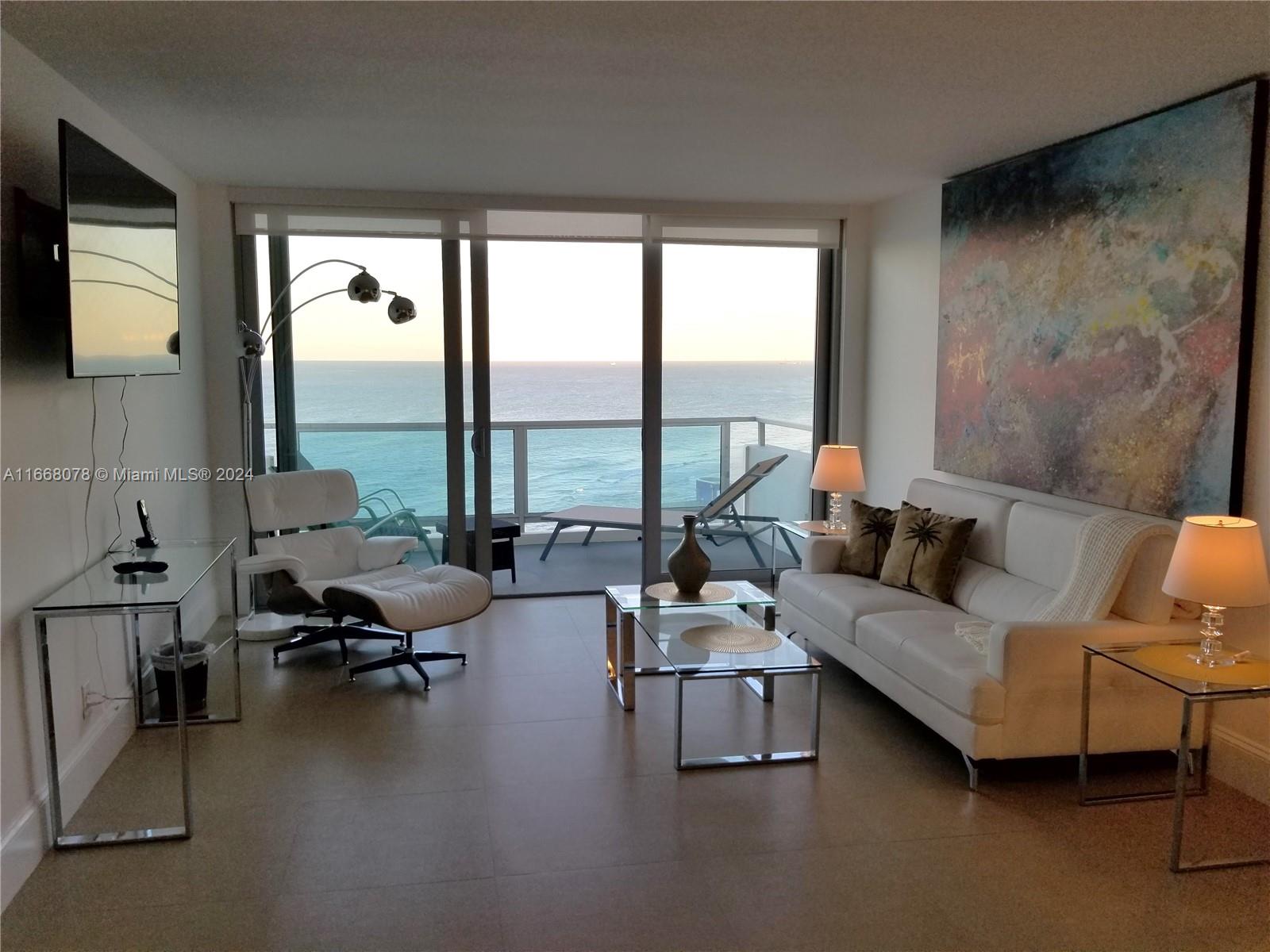 A Vendre_A louer. Annonces immobilieres Miami - Property Residential - A11668078 - A Vendre : 5161 Collins Ave #1715, Miami Beach FL 33140