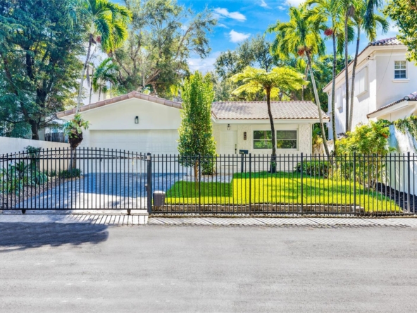 A Vendre_A louer. Annonces immobilieres Miami - Property Residential - A11679897 - A Louer : 1750 Espanola Dr, Miami FL 33133