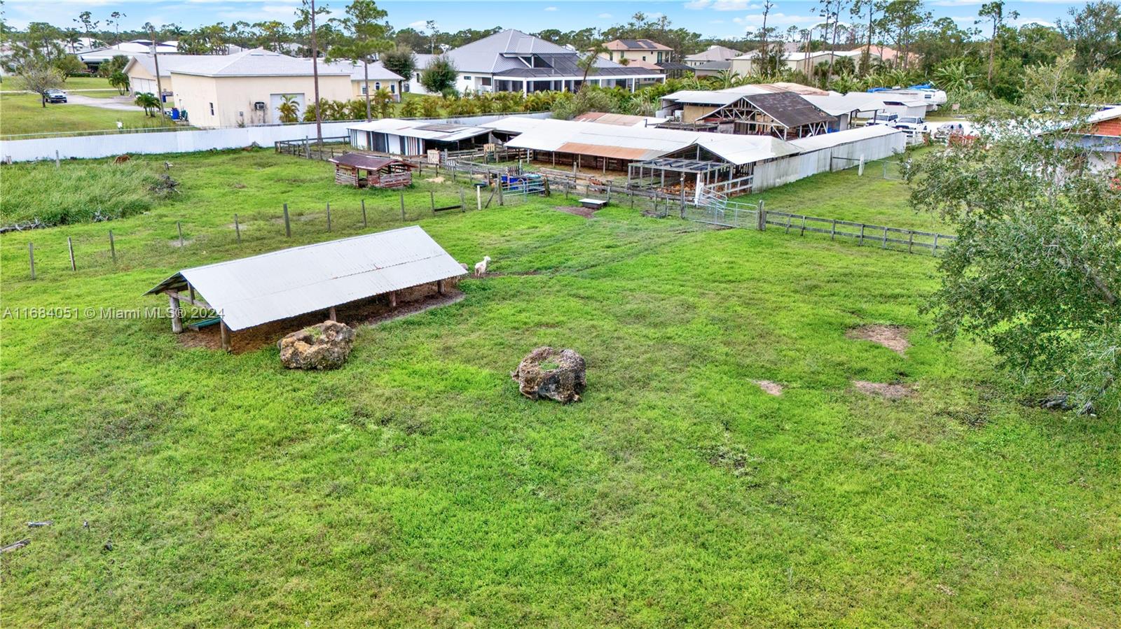 A Vendre_A louer. Annonces immobilieres Miami - Property Residential - A11684051 - A Vendre : 3590 S road, Fort Myers FL 33917