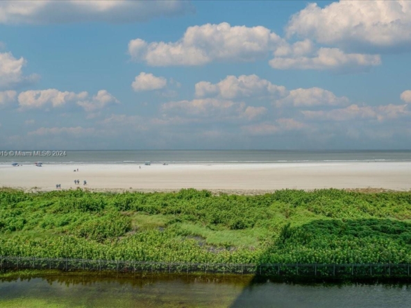 A Vendre_A louer. Annonces immobilieres Miami - Propriété Résidentielle - A11696915 - A Vendre : 280 S Collier Blvd. #404, Marco Island FL 34145