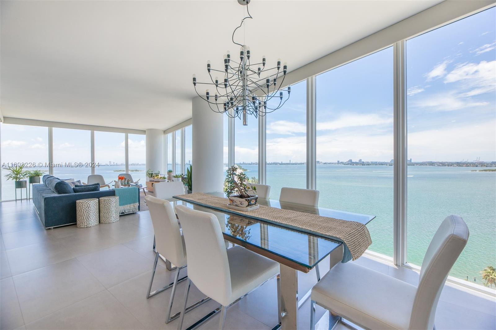 A Vendre_A louer. Annonces immobilieres Miami - Property Residential - A11698226 - A Vendre : 601 NE 36th St #1812, Miami FL 33137