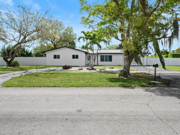 A Vendre_A louer. Annonces immobilieres Miami - Property Residential - A11756702 - A Vendre : 10880 SW 120th St, Miami FL 33176