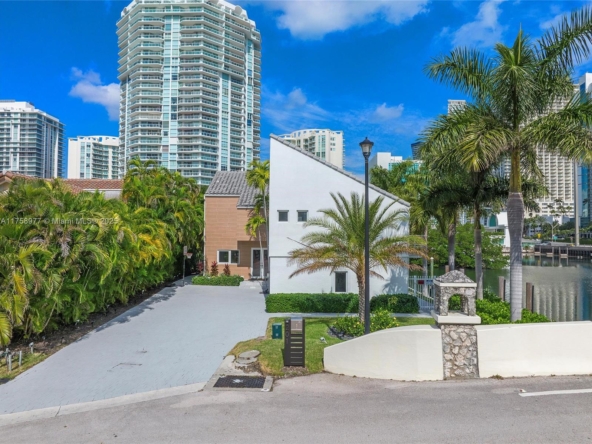 A Vendre_A louer. Annonces immobilieres Miami - Property Residential - A11758977 - A Louer : 201 Atlantic Ave, Sunny Isles Beach FL 33160