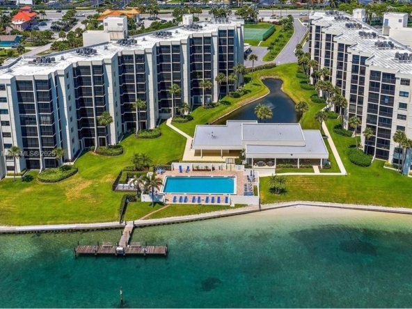 A Vendre_A louer. Annonces immobilieres Miami - Immobilier Résidentiel - A11789406 - A Vendre : 19800 Sandpointe Bay Dr #506, Tequesta FL 33469