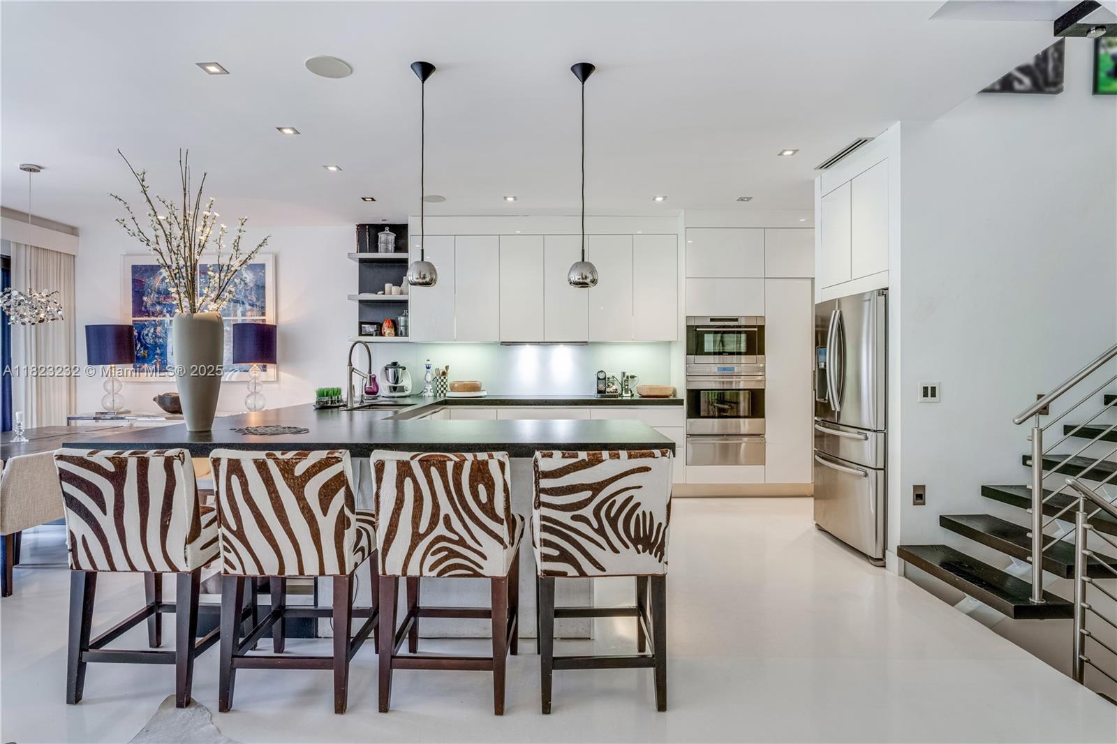 A Vendre_A louer. Annonces immobilieres Miami - Property Residential - A11823232 - A Vendre : 2000 S Bayshore Dr. #47, Miami FL 33133