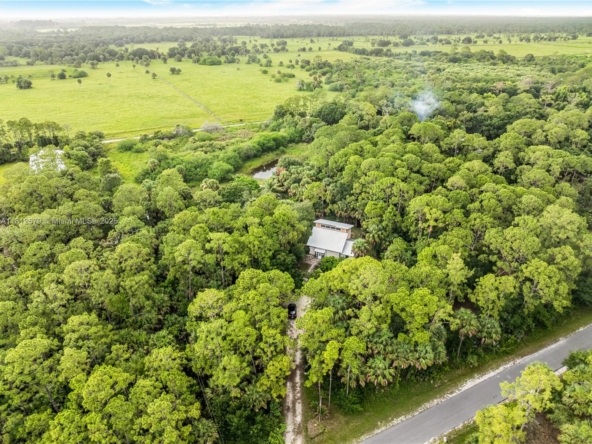 À vendre. Annonces immobilières à Miami - Propriété résidentielle - A11812579 - À vendre&nbsp;: 7900 SW Springhaven Ave, Indian Town, FL 34956