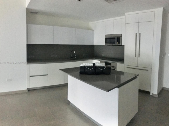 A Vendre_A louer. Annonces immobilieres Miami - Property Residential - A11845427 - A Vendre : 88 SW 7th St #2305, Miami FL 33130