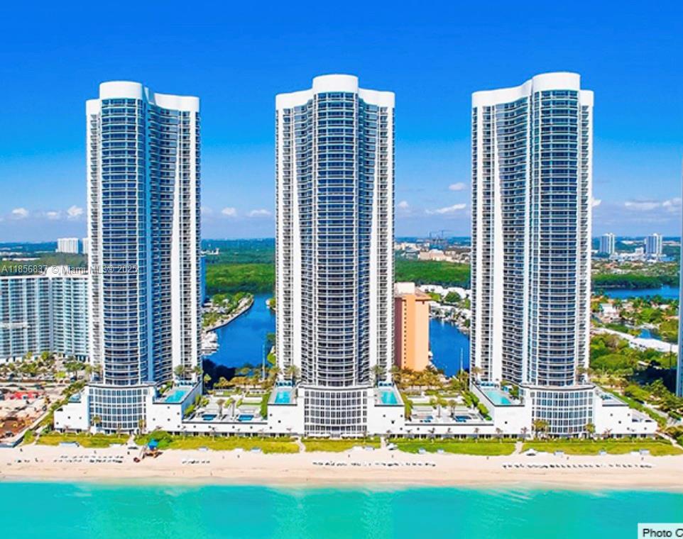 A Vendre_A louer. Annonces immobilieres Miami - Property Residential - A11856837 - A Louer : 15811 Collins Ave #2805, Sunny Isles Beach FL 33160