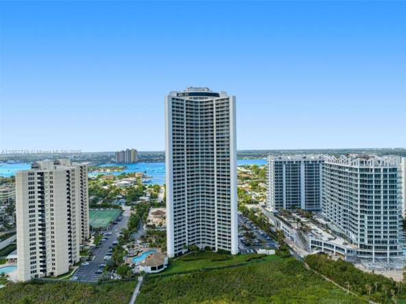 A Vendre_A louer. Annonces immobilieres Miami - Propriété Résidentielle - A11862749 - A Louer : 3000 N Ocean Dr #24H, Singer Island FL 33404
