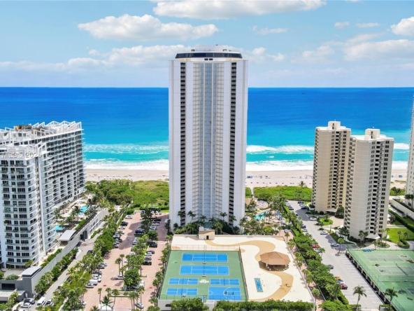 A Vendre_A louer. Annonces immobilieres Miami - Propriété Résidentielle - A11863663 - A Vendre : 3000 N Ocean Dr #D, Singer Island FL 33404