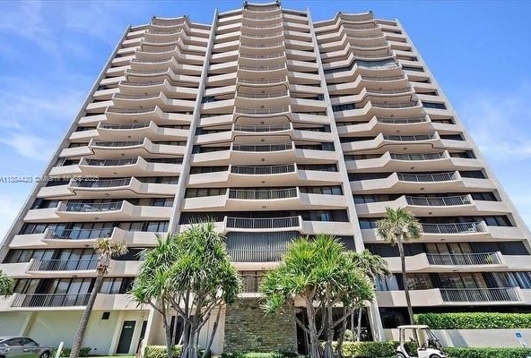 A Vendre_A louer. Annonces immobilieres Miami - Immobilier Résidentiel - A11884420 - A Vendre : 4200 N Ocean Dr #1103, Riviera Beach FL 33404
